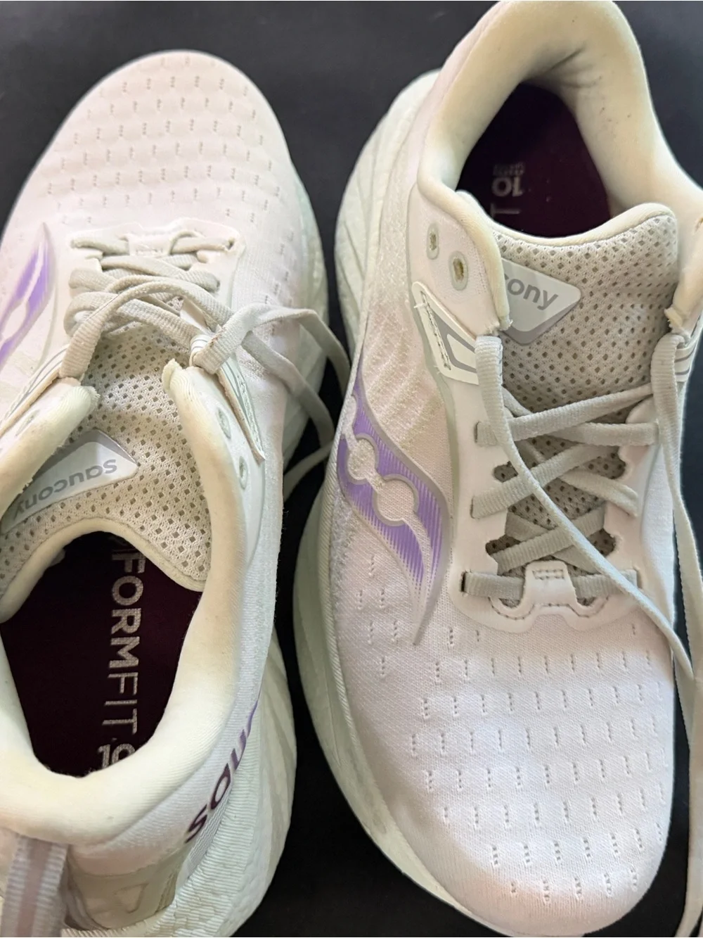 Saucony Women White Triumph 22 Sneakers with Lavender Logo